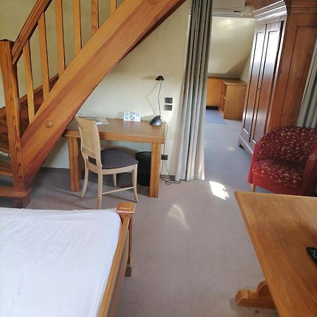 Logis Hotel Aux Comtes De Hanau Ingwiller Zewnętrze zdjęcie