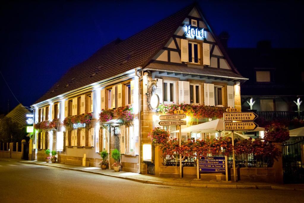 Logis Hotel Aux Comtes De Hanau Ingwiller Zewnętrze zdjęcie