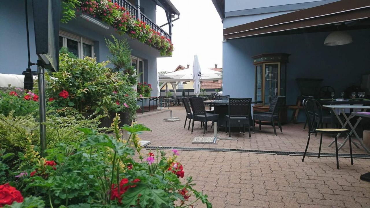 Logis Hotel Aux Comtes De Hanau Ingwiller Zewnętrze zdjęcie