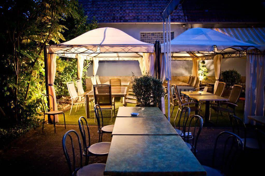 Logis Hotel Aux Comtes De Hanau Ingwiller Zewnętrze zdjęcie